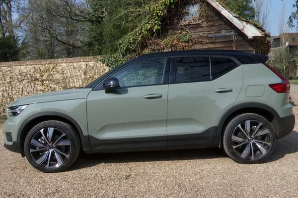 Volvo xc40 p8 recharge 300kw 78kwh deals first edition 5dr awd auto